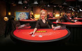 mobile app vs browser gaming comparison Myanmar online casino experience